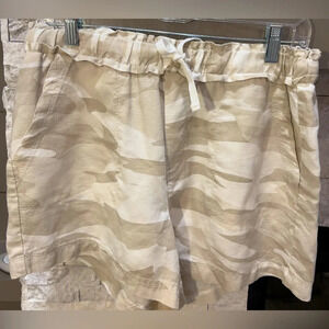 Splendid Medium‎ beige and white camo shorts with drawstring waist